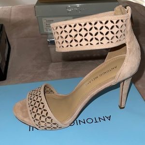 Size 8.5 Iced Nude Antonio Melani
